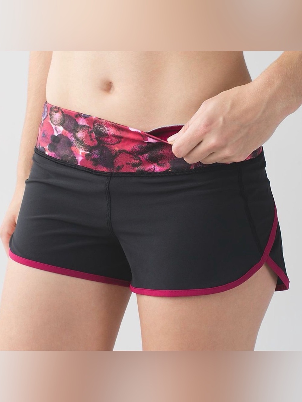Lululemon Womens Speed Up Shorts Size 8 Running Sweat Wicking Stretch Workout